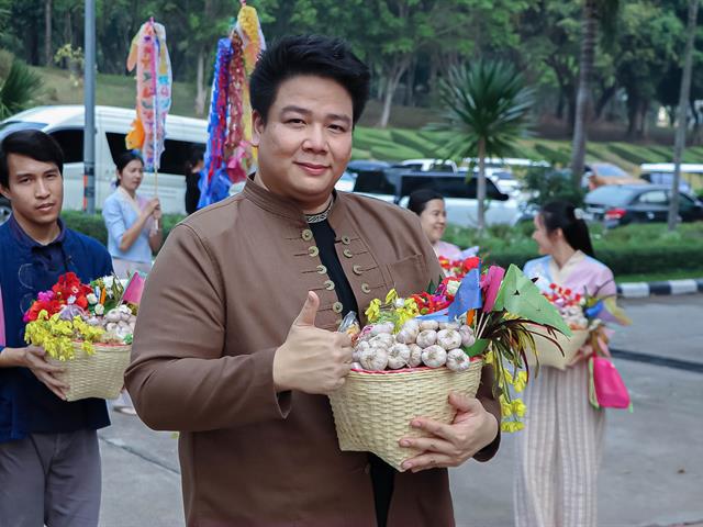 LINE_ALBUM_สระเกล้าดำหัว69_260423_73.jpg