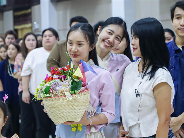 LINE_ALBUM_สระเกล้าดำหัว69_260423_39.jpg
