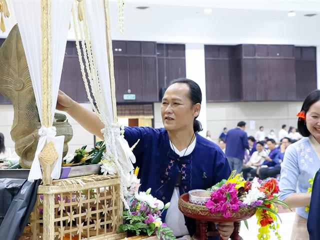 LINE_ALBUM_สระเกล้าดำหัว69_260423_45.jpg