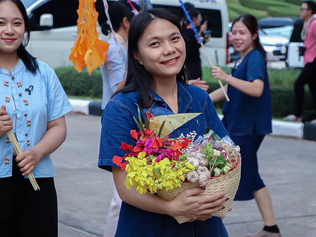 LINE_ALBUM_สระเกล้าดำหัว69_260423_71.jpg