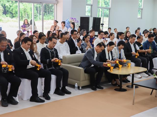 คณะกรรมการธรรมาภิบาลจังหวัดพะเยา (ก.ธ.จ. พะเยา) เยี่ยมติดตามโครงการอาคารการเรียนรู้และอนุรักษ์นกยูงไทย พร้อมร่วมพิธีเปิดคลินิกรักษาสัตว์ มหาวิทยาลัยพะเยา