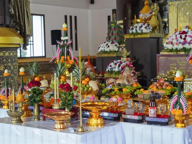 คณะทันตแพทยศาสตร์ มหาวิทยาลัยพะเยา ร่วมกิจกรรมทำบุญตักบาตร "ฮ่วมใจ๋ตักบาตร ต้อนรับน้องใหม่ สู่รั้ว ม.พะเยา" เนื่องในโอกาสวันสถาปนามหาวิทยาลัยพะเยา ครบรอบ 16 ปี