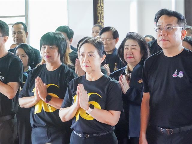 คณะทันตแพทยศาสตร์ มหาวิทยาลัยพะเยา ร่วมกิจกรรมทำบุญตักบาตร "ฮ่วมใจ๋ตักบาตร ต้อนรับน้องใหม่ สู่รั้ว ม.พะเยา" เนื่องในโอกาสวันสถาปนามหาวิทยาลัยพะเยา ครบรอบ 16 ปี