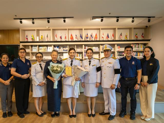 คณะศิลปศาสตร์ร่วมพิธีวันสถาปนามหาวิทยาลัยพะเยา พร้อมแสดงความยินดีกับบุคลากรที่ได้รับรางวัลบุคลากรดีเด่นสายวิชาการ สาขามนุษยศาสตร์
