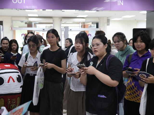 คณะศิลปศาสตร์ร่วมจัดนิทรรศการเฉลิมฉลอง 16 ปี มหาวิทยาลัยพะเยา ณ จุด Check-in สถาบันนวัตกรรมการเรียนรู้