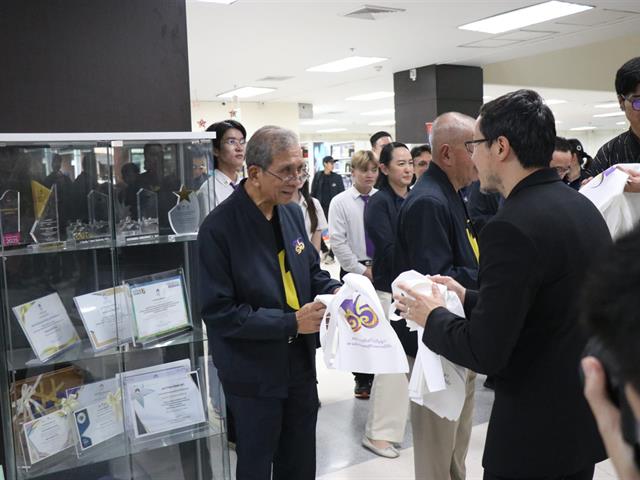 คณะศิลปศาสตร์ร่วมจัดนิทรรศการเฉลิมฉลอง 16 ปี มหาวิทยาลัยพะเยา ณ จุด Check-in สถาบันนวัตกรรมการเรียนรู้