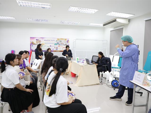 คณะทันตแพทยศาสตร์ มหาวิทยาลัยพะเยา ร่วมเปิดนิทรรศการ 16 เรื่องเล่าดีดี 16 ปี มหาวิทยาลัยพะเยา สู่ความยั่งยืน ถ่ายทอดความสำเร็จจากพลังความร่วมมือ สร้างคุณค่าสู่ชุมชนและสังคม