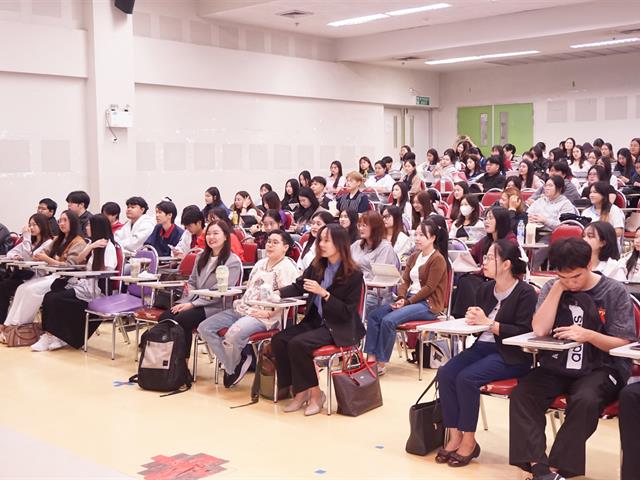 สาขาวิชาภาษาอังกฤษ คณะศิลปศาสตร์ มหาวิทยาลัยพะเยา จัดโครงการภาษาอังกฤษเพื่อวิชาชีพ กิจกรรมที่ 1 การแปลและล่าม เพื่อเตรียมพร้อมนิสิตก่อนออกฝึกงาน และพัฒนาทักษะการแปลและล่าม