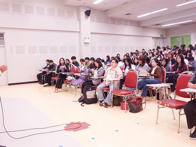 สาขาวิชาภาษาอังกฤษ คณะศิลปศาสตร์ มหาวิทยาลัยพะเยา จัดโครงการภาษาอังกฤษเพื่อวิชาชีพ กิจกรรมที่ 1 การแปลและล่าม เพื่อเตรียมพร้อมนิสิตก่อนออกฝึกงาน และพัฒนาทักษะการแปลและล่าม