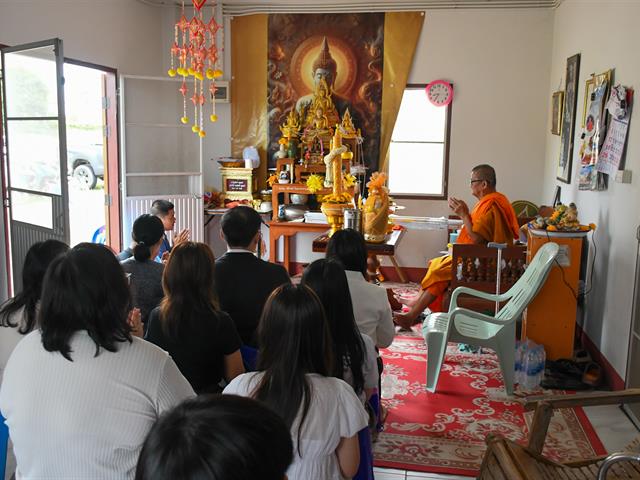วิทยาลัยการศึกษา ดำเนินกิจกรรมถวายเทียนพรรษา ส่งเสริมคุณธรม จริยธรรม และการสร้างวัฒนธรรมองค์กรที่ดี ณ สำนักสงฆ์สันทุ่งเอี้ยง จังหวัดพะเยา