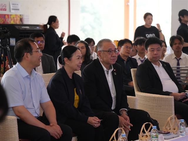 ม.พะเยา ผนึกกำลัง กสศ. และสถาบันการเรียนรู้ตลอดชีวิตเทศบาลนครเซี่ยงไฮ้ ขับเคลื่อนเมืองแห่งการเรียนรู้ ยกระดับความเสมอภาคทางการศึกษาสู่ระดับนานาชาติ
