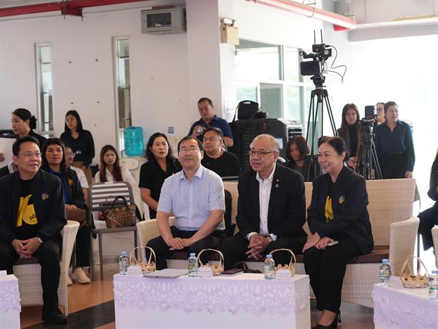 ม.พะเยา ผนึกกำลัง กสศ. และสถาบันการเรียนรู้ตลอดชีวิตเทศบาลนครเซี่ยงไฮ้ ขับเคลื่อนเมืองแห่งการเรียนรู้ ยกระดับความเสมอภาคทางการศึกษาสู่ระดับนานาชาติ