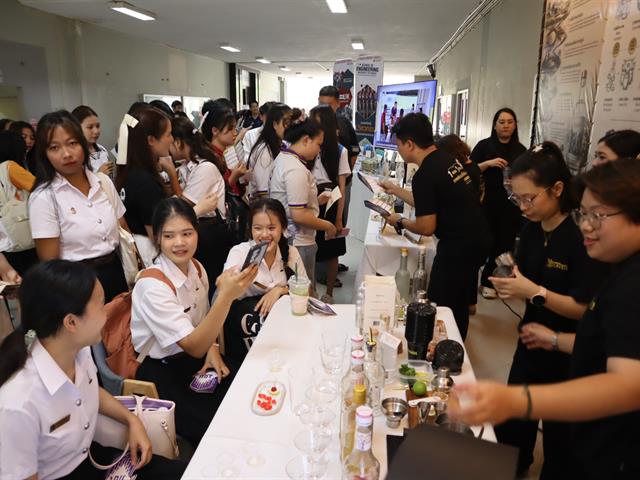 ENG-เล่าขาล 16 ปี (15).JPG
