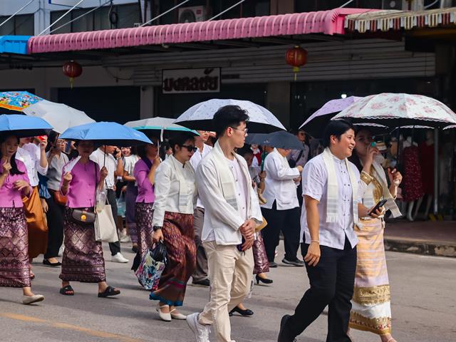 คณะรัฐศาสตร์และสังคมศาสตร์ มหาวิทยาลัยพะเยา ร่วมเป็นเจ้าภาพประเพณีแห่ผ้าห่มพระธาตุจอมทอง ประจำปี 2569