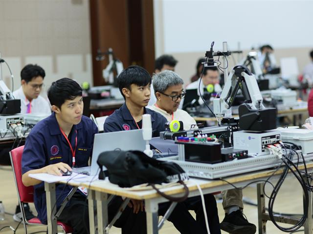 ENG-ME-BRICS (18).jpg