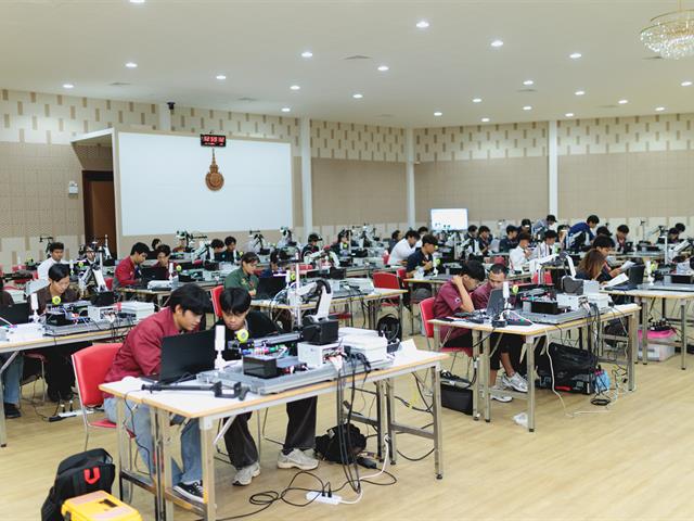 ENG-ME-BRICS (10).jpg
