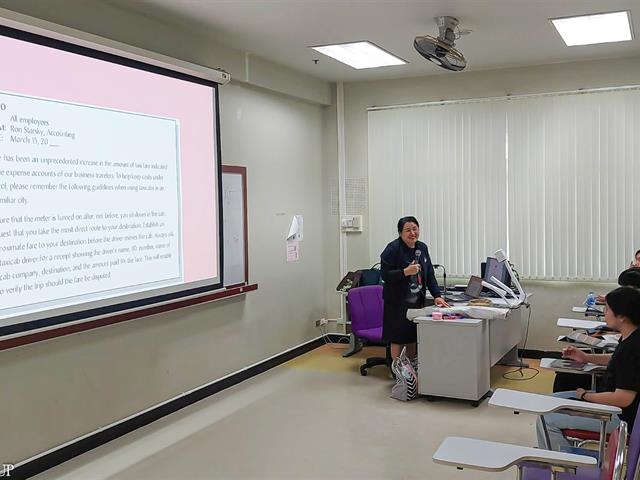 สาขาวิชาภาษาอังกฤษ คณะศิลปศาสตร์ มหาวิทยาลัยพะเยา จัดโครงการ อบรมเพื่อพัฒนาทักษะวิชาเอกสาขาวิชาภาษาอังกฤษ สำหรับนิสิต 4 ชั้นปี