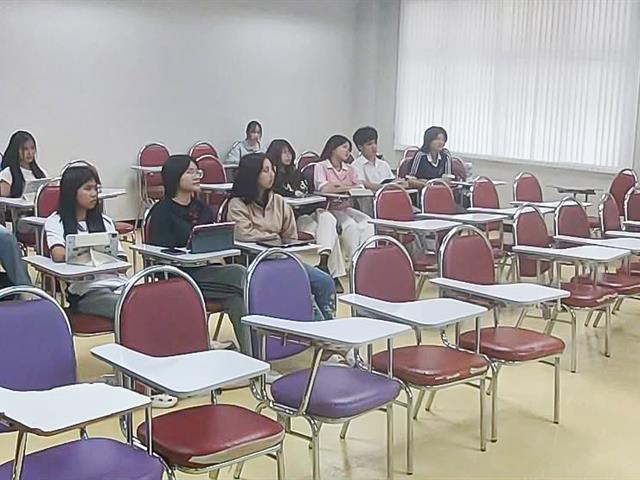 สาขาวิชาภาษาอังกฤษ คณะศิลปศาสตร์ มหาวิทยาลัยพะเยา จัดโครงการ อบรมเพื่อพัฒนาทักษะวิชาเอกสาขาวิชาภาษาอังกฤษ สำหรับนิสิต 4 ชั้นปี