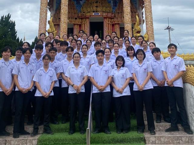 กายภาพบำบัดสัมผัสชุมชน เสริมสร้างสุขภาวะ ณ บ้านร่องครก