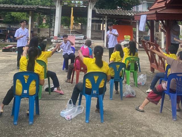 กายภาพบำบัดสัมผัสชุมชน เสริมสร้างสุขภาวะ ณ บ้านร่องครก
