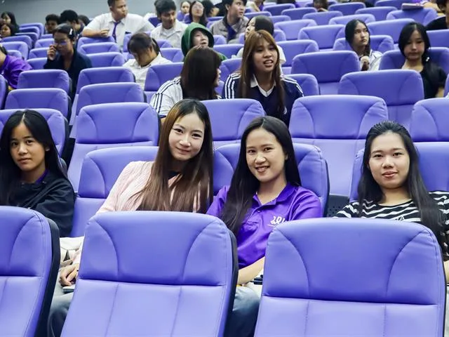 คณะรัฐศาสตร์และสังคมศาสตร์