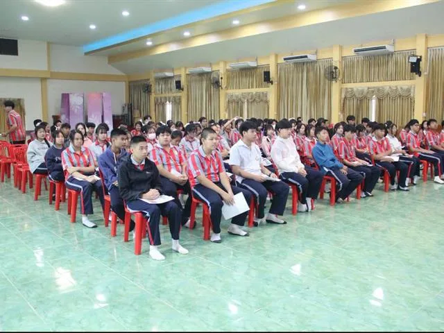 โรงเรียนแม่ใจวิทยาคม