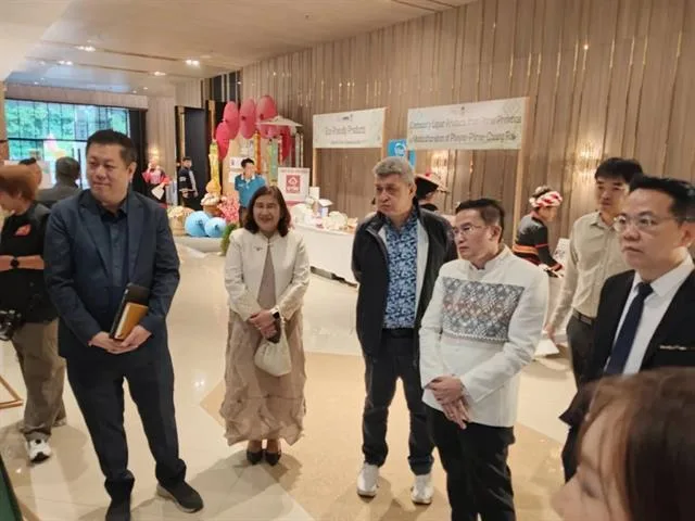 ผู้เข้าร่วมโครงการร่วมฟังบรรยาย การเสวนา
