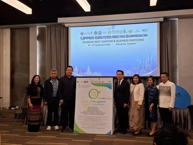 ผู้เข้าร่วมโครงการร่วมฟังบรรยาย การเสวนา