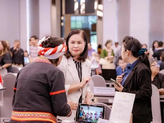 ผู้เข้าร่วมโครงการร่วมฟังบรรยาย การเสวนา