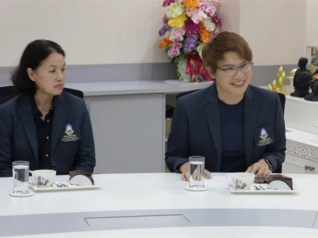 รองศาสตราจารย์ ดร. เภสัชกร สุรศักดิ์ เสาแก้ว ผู้ช่วยศาสตราจารย์ ดร. จักรินทร์ ศรีวิไล  รองศาสตราจารย์ ดร. เภสัชกรหญิง ศุภางค์ คนดี  รองศาสตราจารย์ ดร. สุภกร พงศ์บางโพธิ์