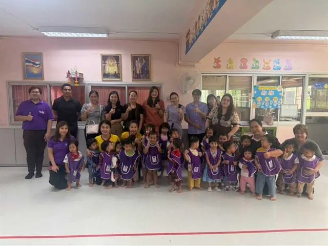 คณะทันตแพทยศาสตร์ มหาวิทยาลัยพะเยา งานสนับสนุนบริการสุขภาพ โรงพยาบาลทันตกรรม ให้บริการตรวจสุขภาพช่องปากและเคลือบฟลูออไรด์แก่เด็กปฐมวัย ณ ศูนย์พัฒนาเด็กเล็ก คณะพยาบาลศาสตร์ มหาวิทยาลัยพะเยา