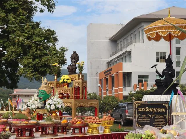 Engineering Strengthens Alumni Relations and Upholds the Tradition of Phra Vishvakarma