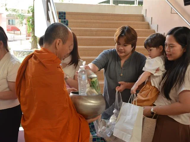 กิจกรรมทำบุญตักบาตร เนื่องในโอกาสวันคล้ายวันสถาปนาคณะพยาบาลศาสตร์ ครบรอบ ๒๓ ปี