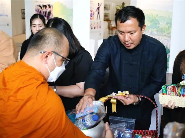 ร่วมพิธีตักบาตรอุทิศถวายเป็นพระกุศลแด่ สมเด็จพระเจ้าลูกเธอ เจ้าฟ้าพัชรกิติยาภาฯ เนื่องในวาระสตมวาร