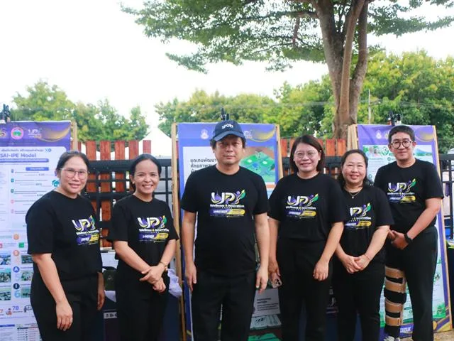 ร่วมนำเสนอผลงานในงาน “มหกรรมสุขภาพสามวัย เชื่อมใจคนแม่ใส”