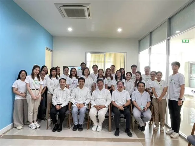 ผู้เข้าร่วมโครงการร่วมฟังบรรยาย