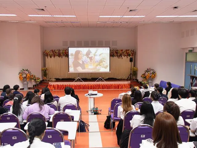 คณะศิลปศาสตร์จัดโครงการวิจัยและพัฒนาหลักสูตรสู่การสร้างนวัตกรรมทางวิชาชีพ