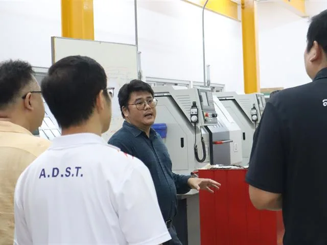 Engineering Welcomes Administrators from Sawanananwittaya School Exploring Learning and Engineering Facilities to Strengthen Educational Collaboration