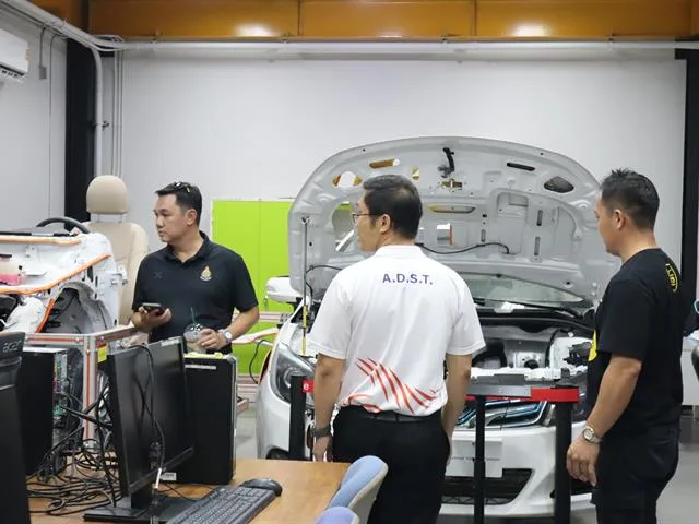 Engineering Welcomes Administrators from Sawanananwittaya School Exploring Learning and Engineering Facilities to Strengthen Educational Collaboration