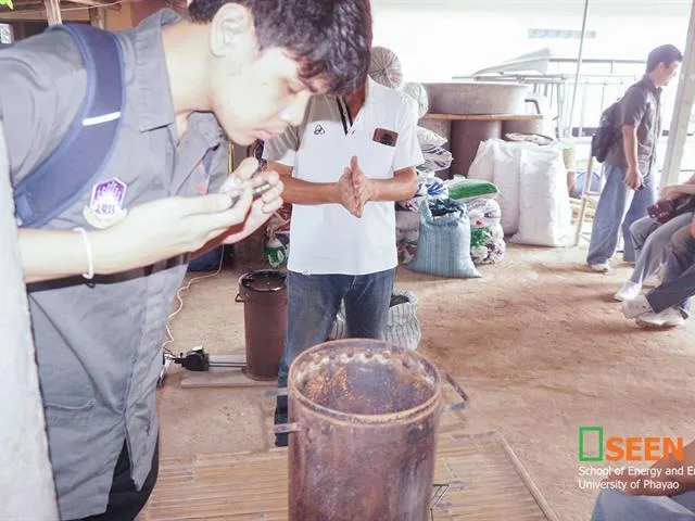 คณาจารย์และนิสิต SEEN ลงพื้นที่บ้านดอกบัว เรียนรู้พลังงานทดแทนจากภูมิปัญญาชุมชน
