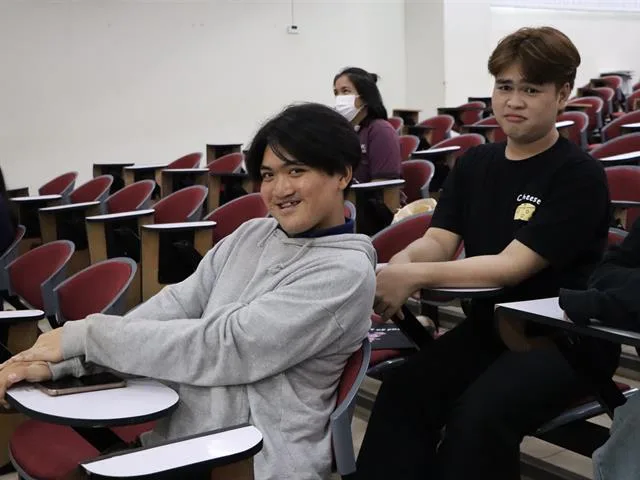 คณะรัฐศาสตร์และสังคมศาสตร์