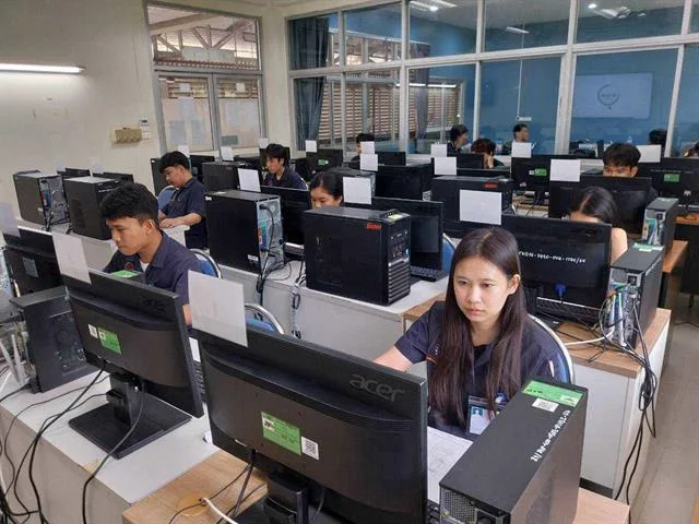 ศูนย์วิจัยและบริการวิชาการวิศวกรรม เดินหน้าพัฒนากำลังคนด้านวิศวกรรม จัดทดสอบมาตรฐานฝีมือแรงงานแห่งชาติ สาขาอาชีพช่างเทคนิคเครื่องกัดอัตโนมัติ CNC ระดับ1 และสาขาอาชีพช่างเขียนแบบเครื่องกลด้วยคอมพิวเตอร์ CAD ระดับ 1