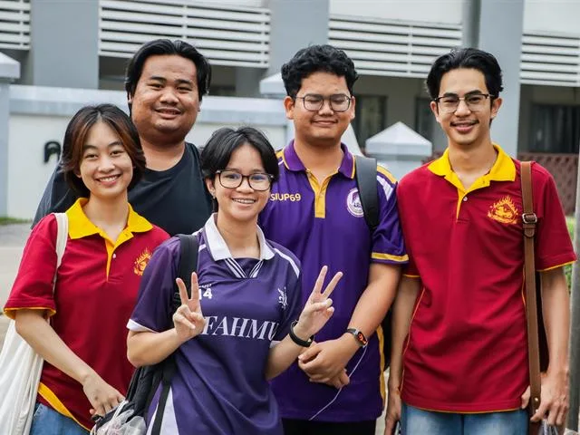 คณะรัฐศาสตร์และสังคมศาสตร์