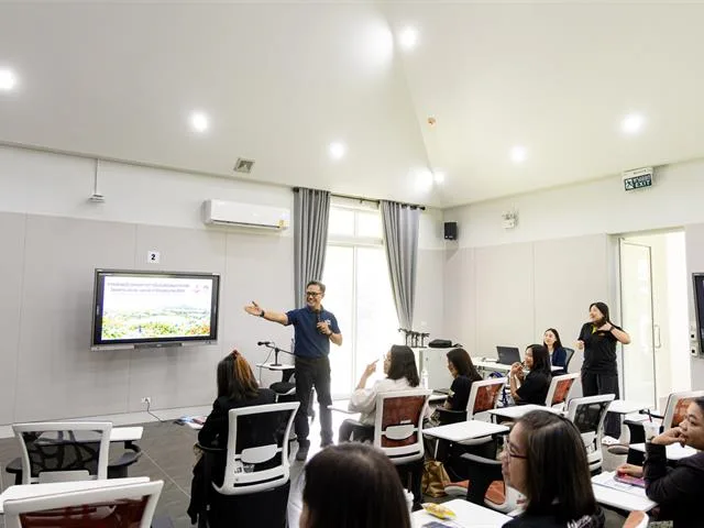 กองบริหารงานวิจัย จัดประชุมชี้แจงแนวทางการรับทุนสนับสนุนการวิจัย อพ.สธ.-มพ. ประจำปีงบประมาณ 2570
