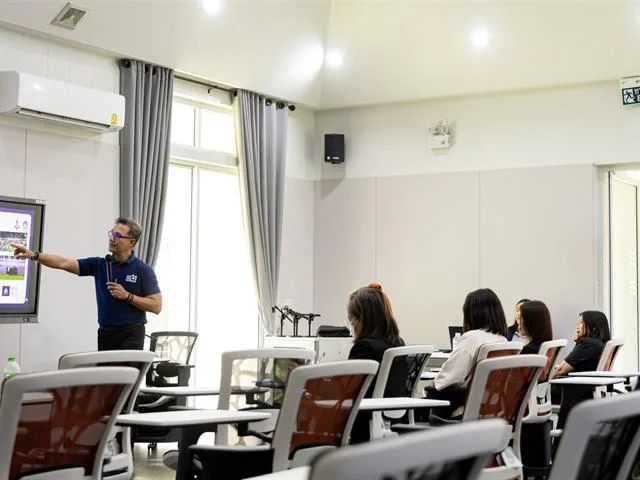 กองบริหารงานวิจัย จัดประชุมชี้แจงแนวทางการรับทุนสนับสนุนการวิจัย อพ.สธ.-มพ. ประจำปีงบประมาณ 2570