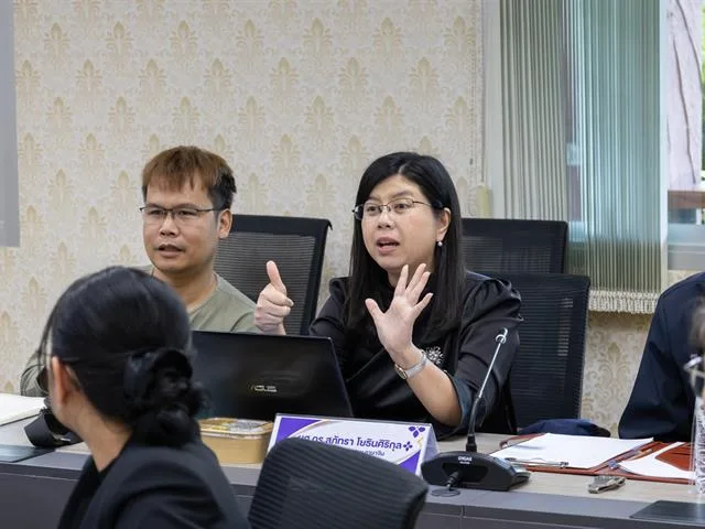 คณะศิลปศาสตร์ มหาวิทยาลัยพะเยา ดำเนินโครงการประชุมบุคลากรและสร้างความสัมพันธ์ ภายใต้กิจกรรม “การสร้างความรู้ความเข้าใจด้านงานเอกสารสำหรับบุคลากรชาวต่างชาติ  พร้อมขับเคลื่อนความเป็นสากลของมหาวิทยาลัย”