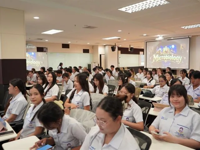 สาขาวิชาเทคนิคการแพทย์ มพ. จัดกิจกรรมนำเสนอผลงานทางวิชาการในรูปแบบโปสเตอร์