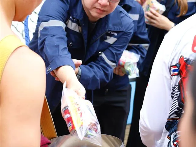 ตักบาตรเทโวโรหณะ
