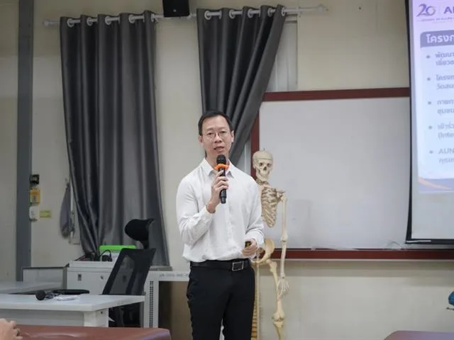 คณบดีพบบุคลากรปี70