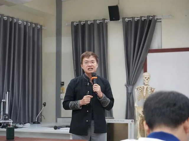 คณบดีพบบุคลากรปี70